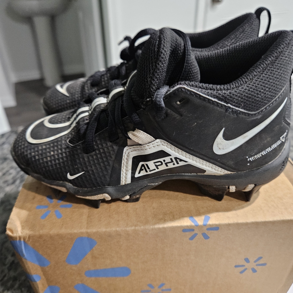 Nike Alpha Kids Football Cleats